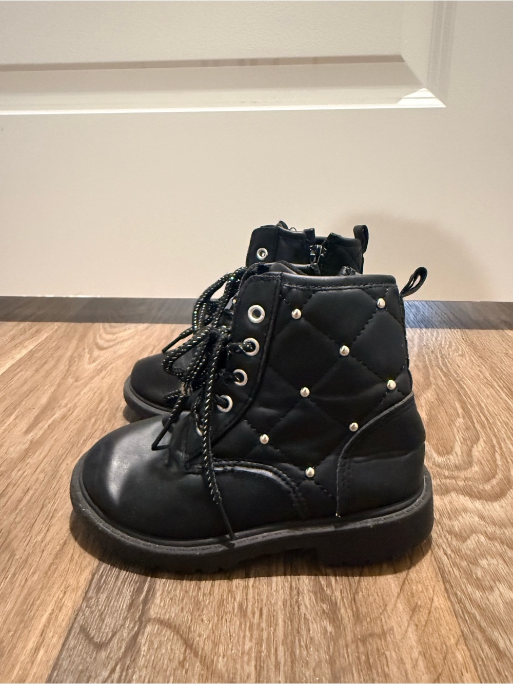 Combat boots